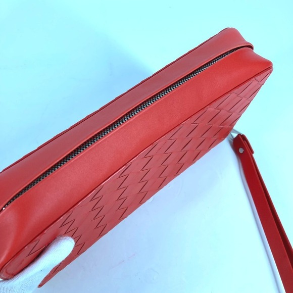 BOTTEGA VENETA Intrecciato Leather Clutch Bag Strap Tomato Red - Picture 8 of 9